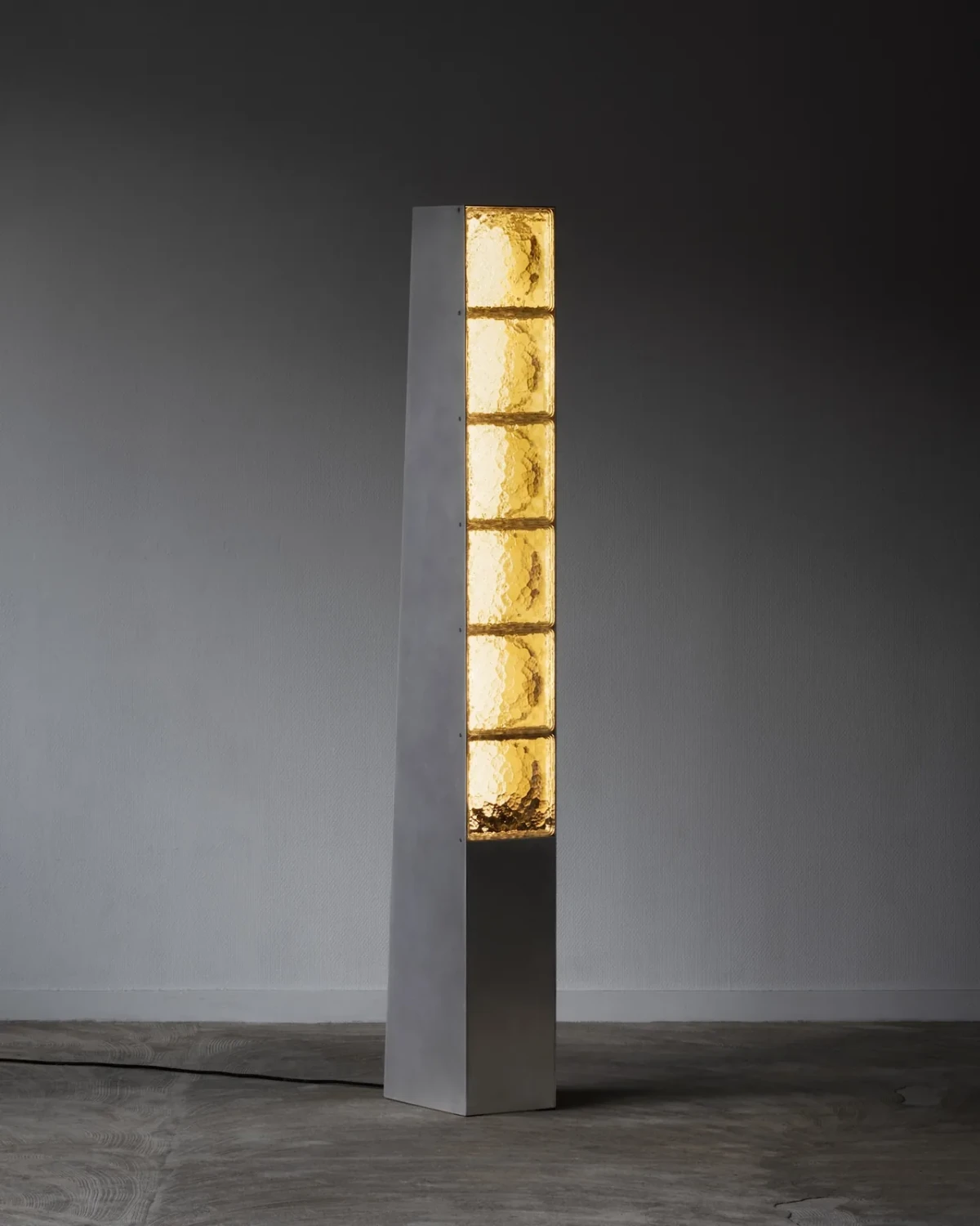 Henry Lamp 正面视图