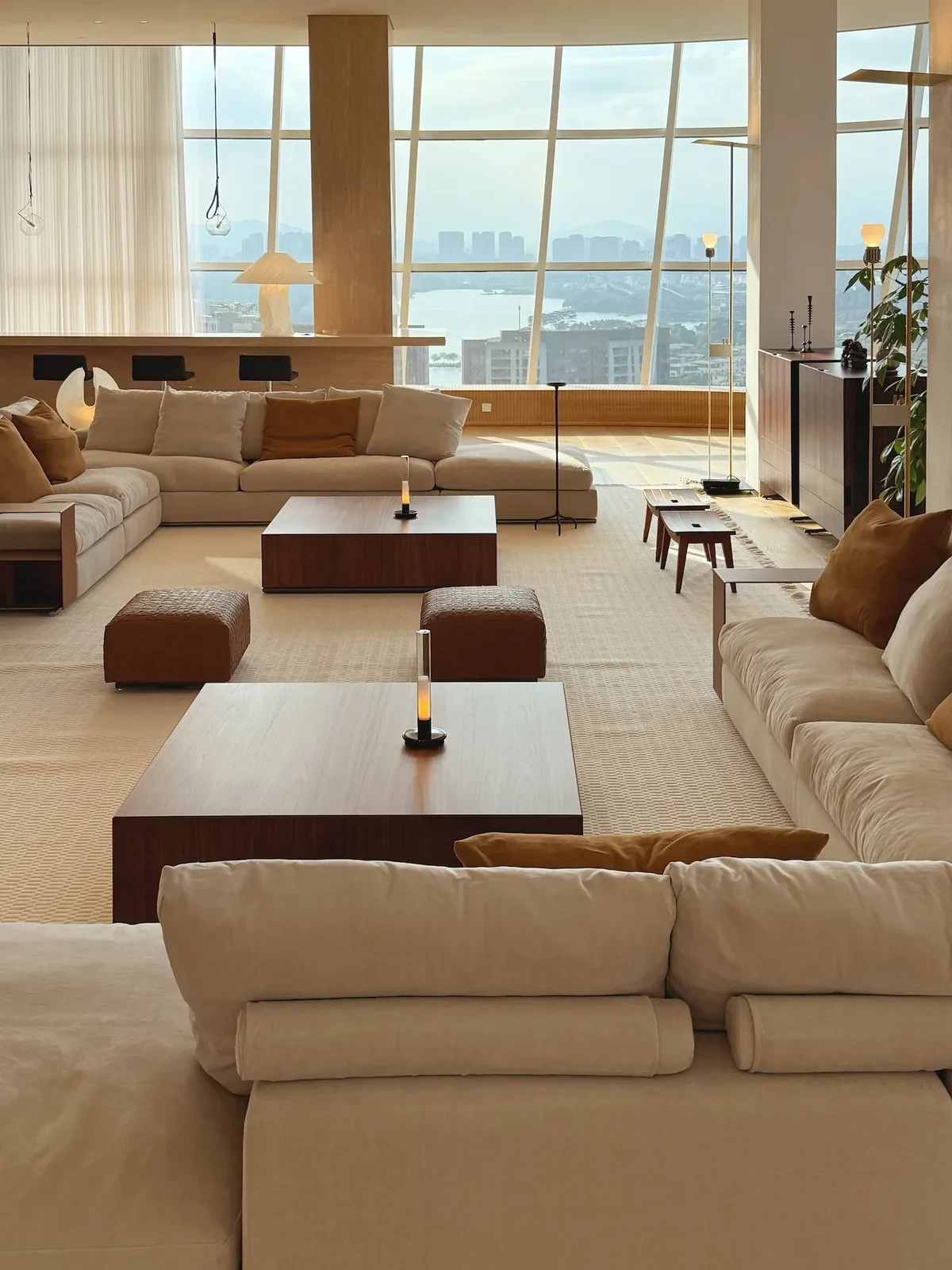 Skyline Workscape reception and lounge