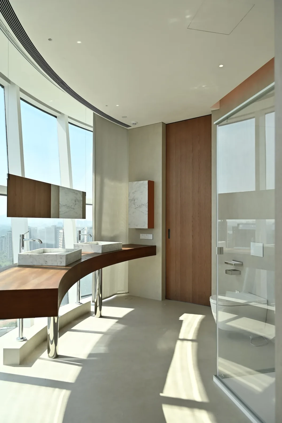Continuous view through Skyline Workscape